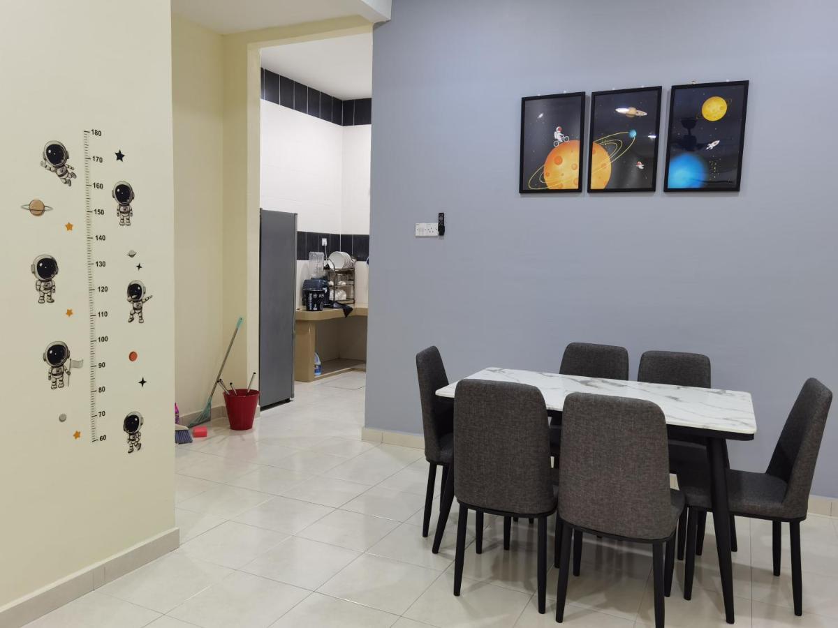 My Homestay Sitiawan - Astronaut Space House 8 Pax Buitenkant foto